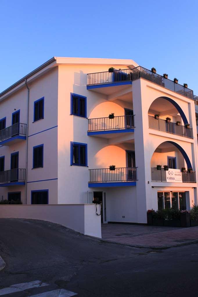 Karma Resort Venetico Exterior foto
